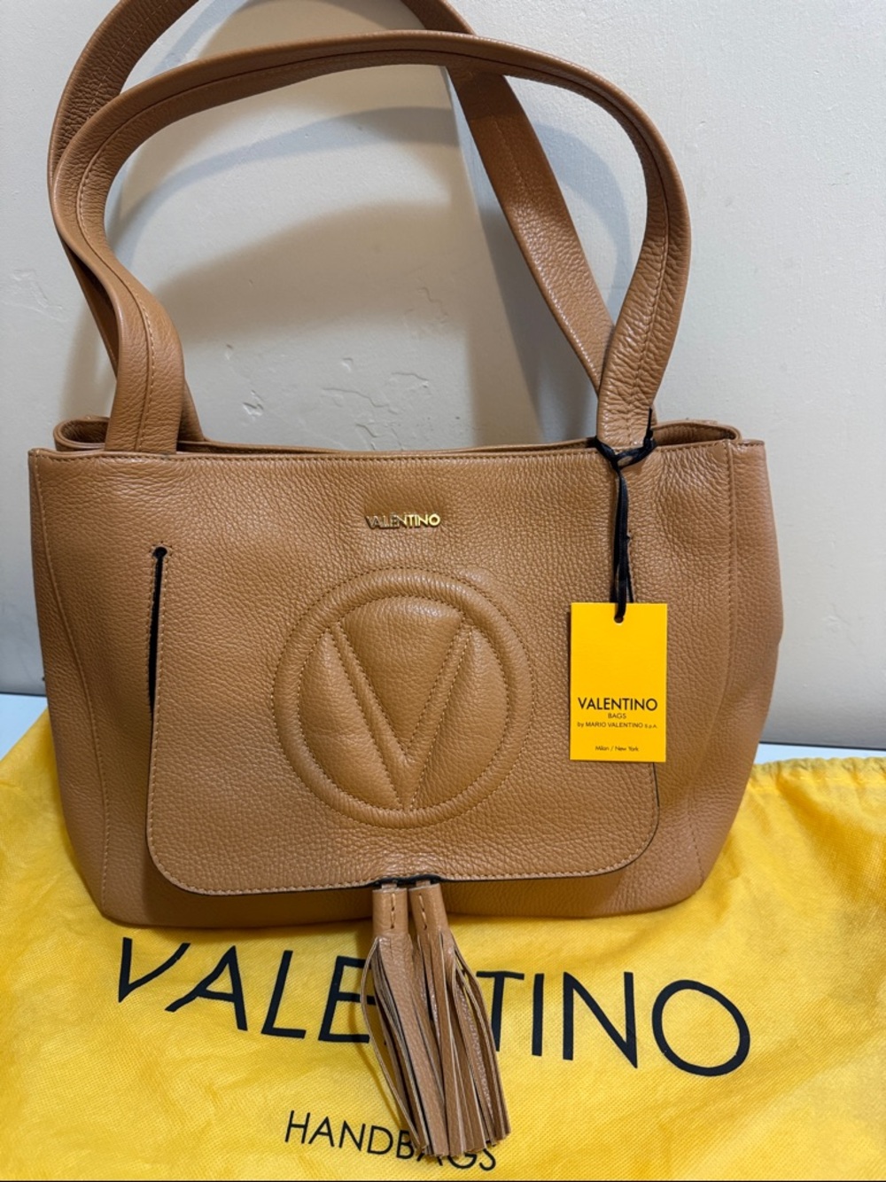 NEW✨ Valentino Ollie Tote by Mario Valentino